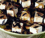 Tofu con cipolle e alghe kombu