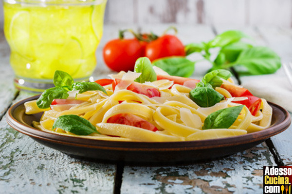 Fettuccine veloci allo scarpariello - Ricetta