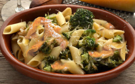 Pasta con broccoli e tonno