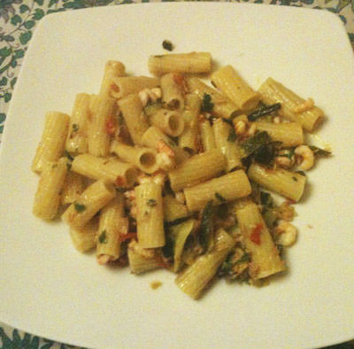 Penne tonno,  gamberetti e zucchine