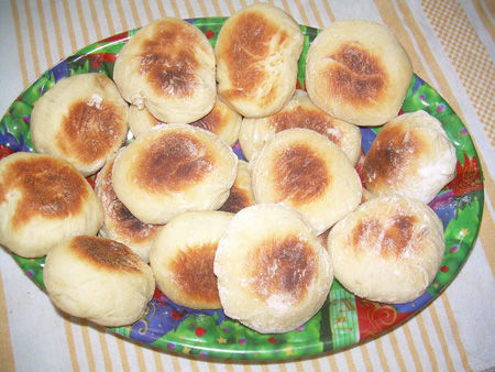 Muffin anglosassoni cotti in padella