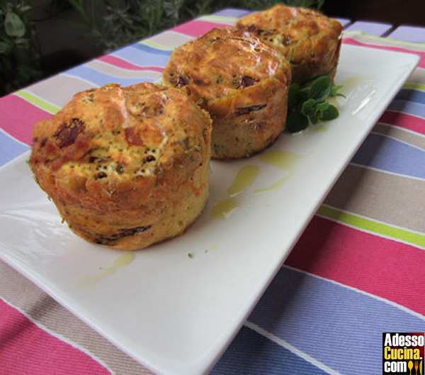 Muffin al prosciutto crudo e radicchio - Ricetta