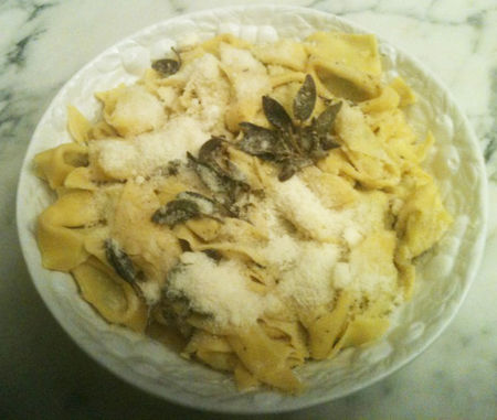 Ravioli di magro burro e  salvia