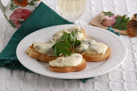 Crostini ai funghi e besciamella - Ricetta