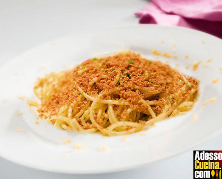 Bucatini con bottarga e cannellini