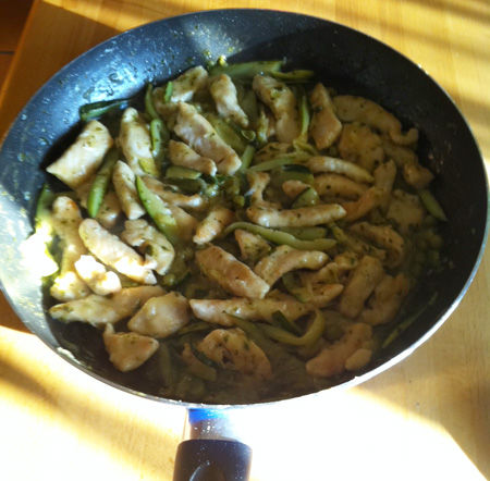 Filetti di pollo con zucchine