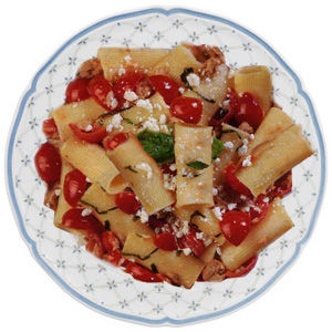 Pasta con tonno, ricotta  romana e pomodorini