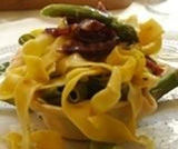 Cestino di tagliatelle