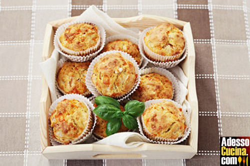 Muffin salati con farcitura al formaggio - Ricetta