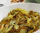 Tagliatelle ai carciofi con gocce di gorgonzola