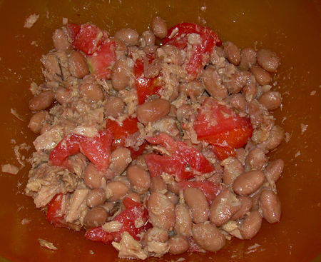 Insalata rustica di tonno, fagioli e pomodoro