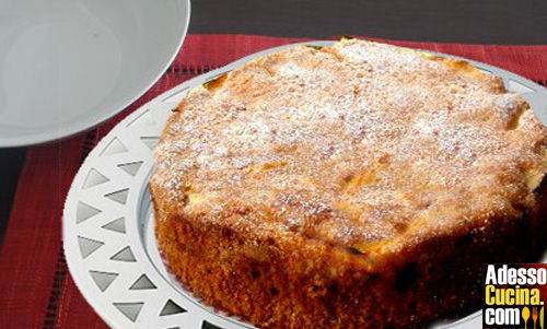 Torta di frutta mista sciroppata