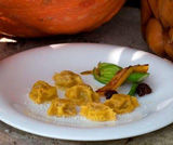 Tortelli di zucca con mostarda senapata di mele cotogne