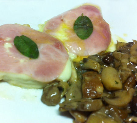 Scaloppine di pollo con fontina e prosciutto