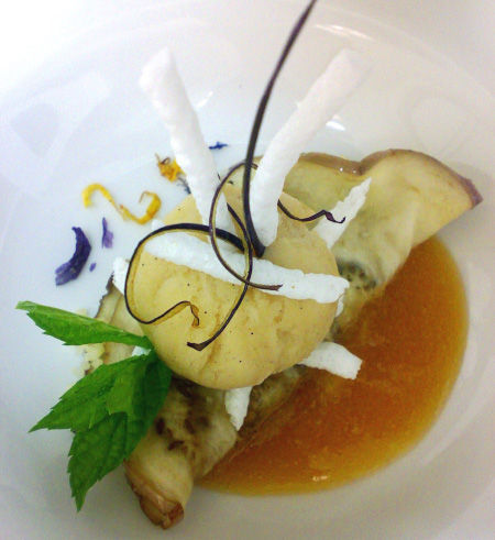 Sorbetto di pesche “Tabacchera” con raviolo aperto di melanzane Violetta e cous cous alla menta piperita