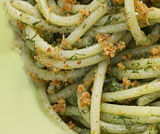 Spaghetti con finocchietto e acciughe