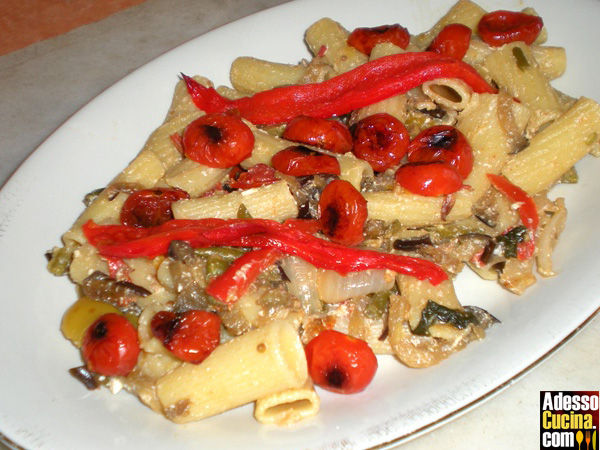 Elicoidali con peperoni, melanzane, pachino e ricotta salata