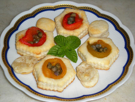 Vol-au-vent con peperoni e capperi - Ricetta