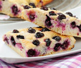 Focaccia con uva nera