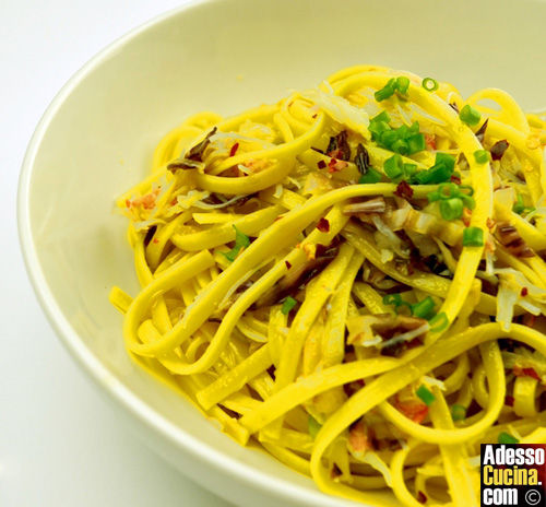 Linguine allo zafferano con polpa di granchio - Ricetta