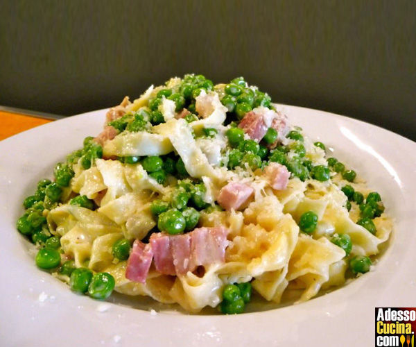 Fettuccine alla papalina