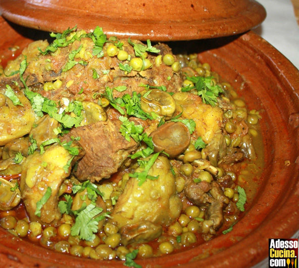 Tajine di agnello alle fave e carciofi