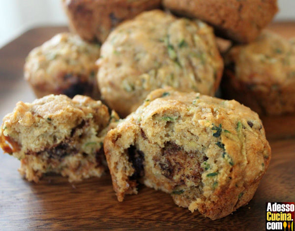 Muffins dolci con zucchine e uvetta