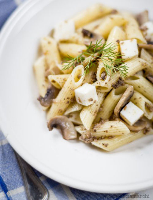 Penne con tartufo e funghi