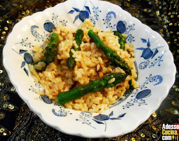 Riso con asparagi e salsa di soia - Ricetta