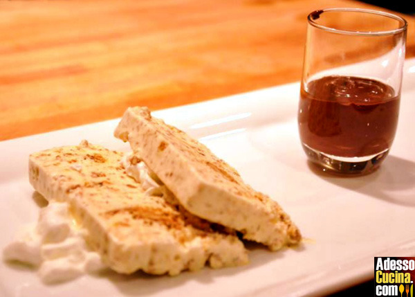 Semifreddo di croccante e panna montata - Ricetta