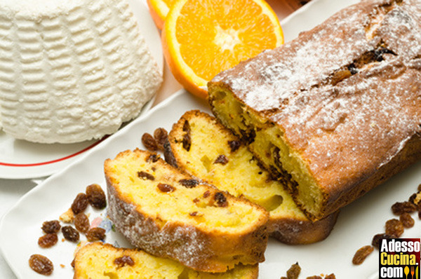 Plumcake alla ricotta, arancia, noci e uva passa