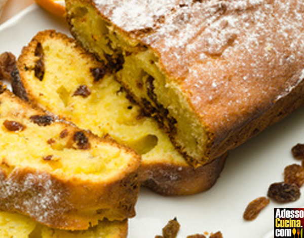 Cake di ricotta e uvetta