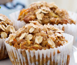 Muffin alle banane, mirtilli, mele e fiocchi di avena