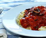 Linguine con pomodoro e acciughe