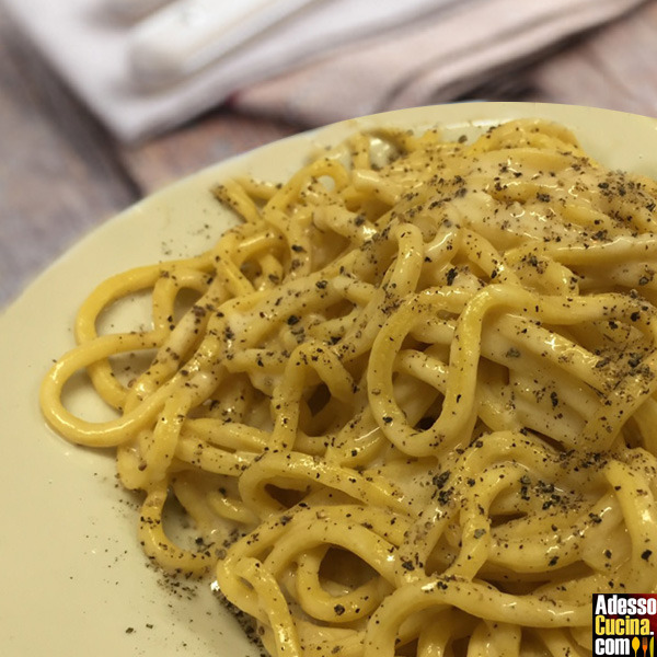 Pasta cacio e pepe - Ricetta