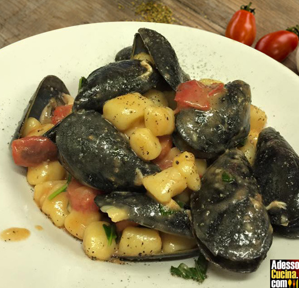 Gnocchetti con pomodori pachino e cozze