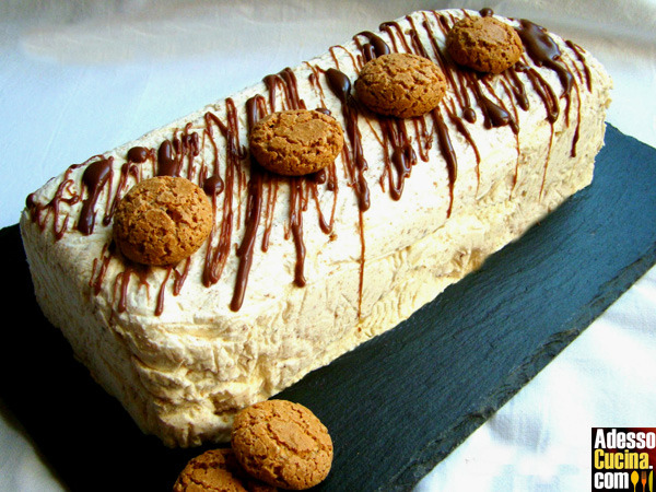 Semifreddo agli amaretti - Ricetta