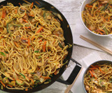 Noodles con verdure saltate in pade...