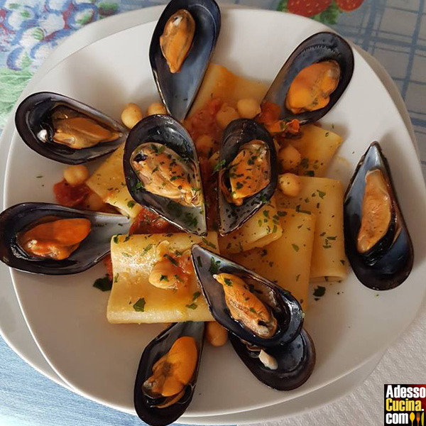 Pacchetti con cozze e ceci