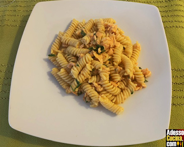 Pasta salmone e philadelphia - Ricetta