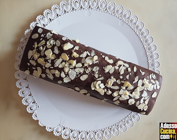 Plumcake di cioccolato con mandorle - Ricetta