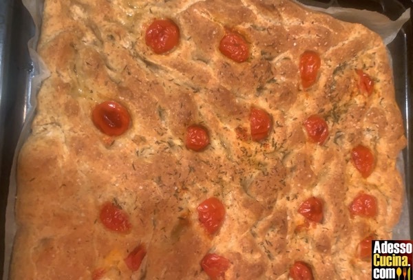 Focaccia integrale con cottage cheese - Ricetta