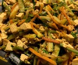 Verdure saltate con tofu e salsa di...