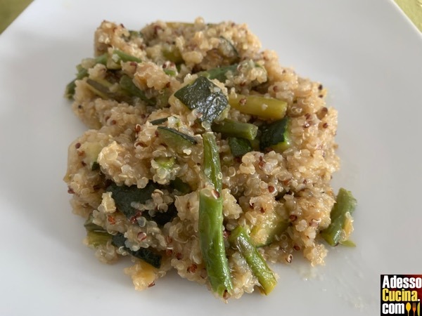 Quinoa con zucchine, asparagi e fagiolini - Ricetta