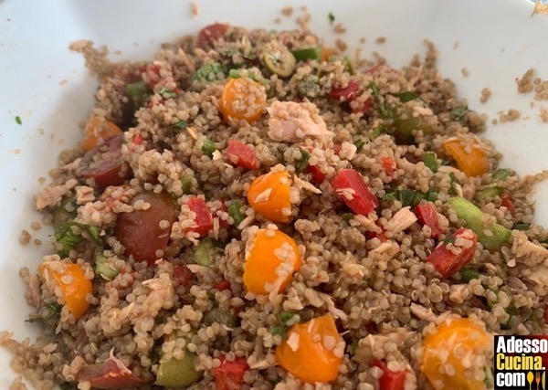 Insalata fredda di quinoa verdure e tonno - Ricetta