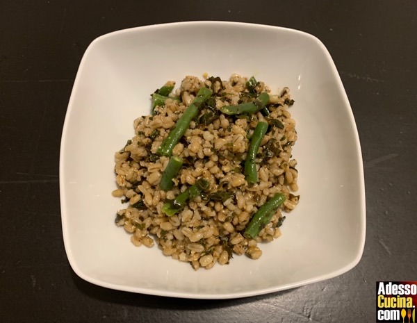 Insalata di farro pesto e fagiolini - Ricetta